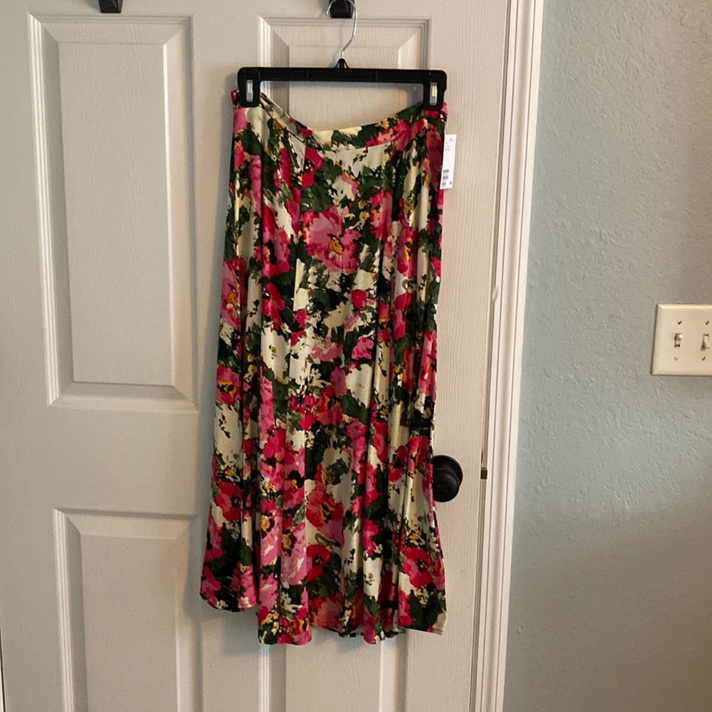 NWT H&M floral midi skirt